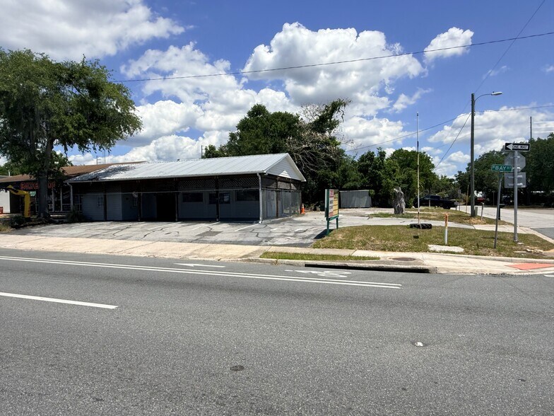 1327 S Bay St, Eustis, FL à louer - Photo du bâtiment - Image 3 de 14