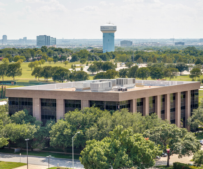 4001 McEwen Rd, Farmers Branch, TX à louer - Photo du bâtiment - Image 2 de 6