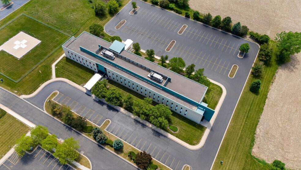 3703 Doty Rd, Woodstock, IL à louer - Photo du bâtiment - Image 2 de 16