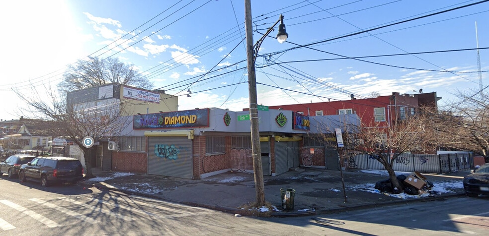 1334 E Gun Hill Rd, Bronx, NY for lease - Building Photo - Image 1 of 7