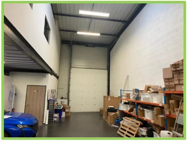 Local d'activités dans Décines-Charpieu à vendre - Photo intérieure - Image 2 de 6