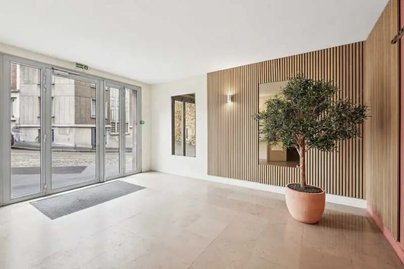 Office in Paris for sale - Lobby - Image 1 of 9