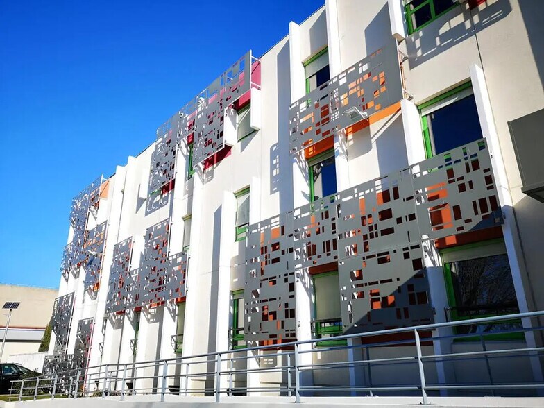Bureau dans Marseille à louer - Photo du bâtiment - Image 1 de 3