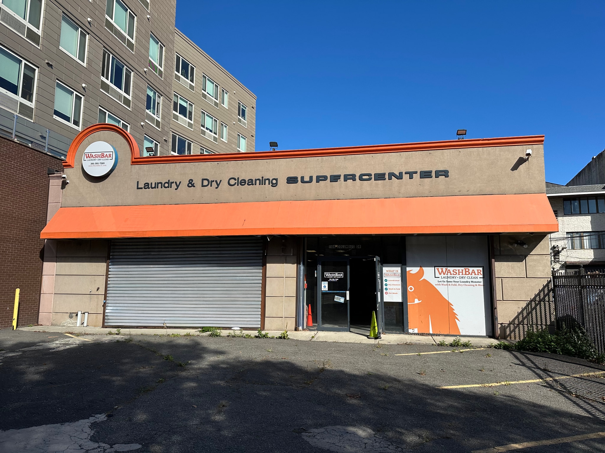 166 Christopher Columbus Dr, Jersey City, NJ for lease Building Photo- Image 1 of 5