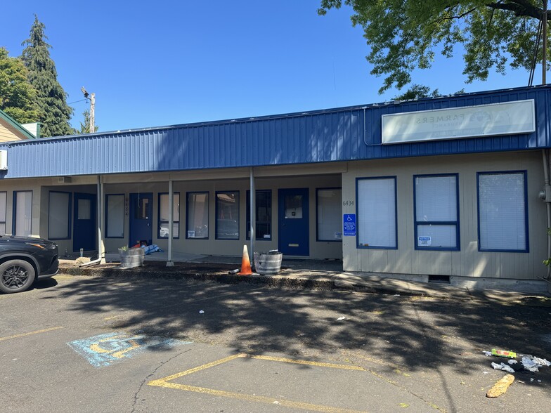 6430 Milwaukie Ave, Portland, OR for lease - Primary Photo - Image 1 of 3