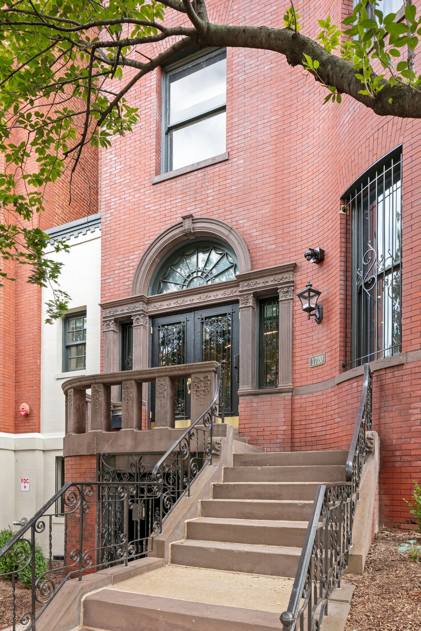 1718-1720 N St NW, Washington, DC à vendre Photo du bâtiment- Image 1 de 22