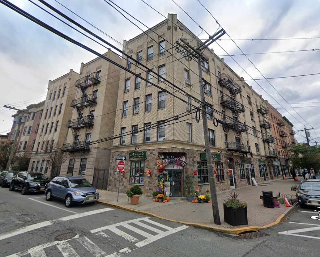 4530 Park Ave, Weehawken, NJ for lease Primary Photo- Image 1 of 3