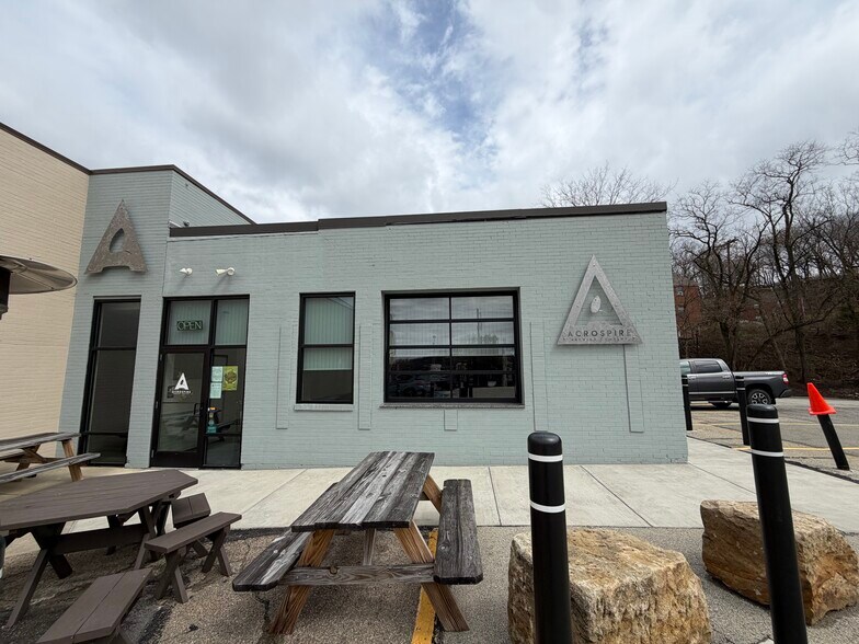 1700-1730 Mt Royal Blvd, Glenshaw, PA à louer - Photo du bâtiment - Image 3 de 11