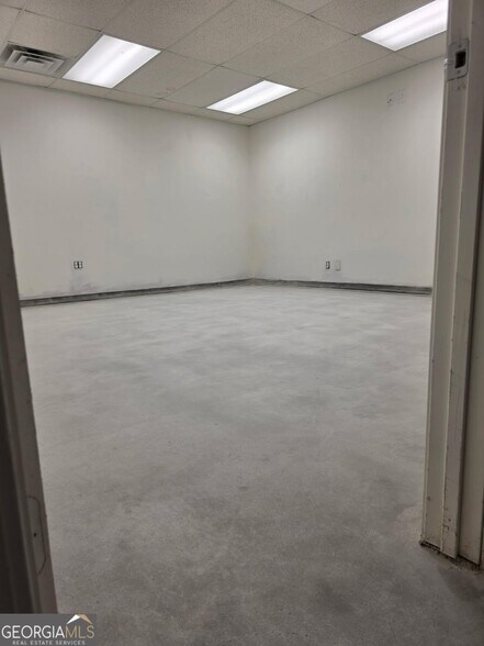 1040 Irwin Bridge Rd NW, Conyers, GA à vendre - Photo du bâtiment - Image 3 de 19