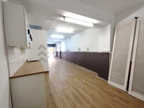 Retail in Barcelona, Barcelona for lease Interior Photo- Image 2 of 11