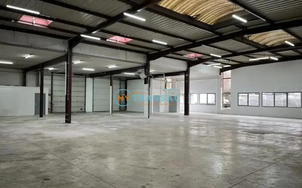 Flex in Le Blanc-Mesnil for lease Building Photo- Image 1 of 7