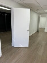7282-7302 NW 70th St, Miami, FL for lease Interior Photo- Image 2 of 7