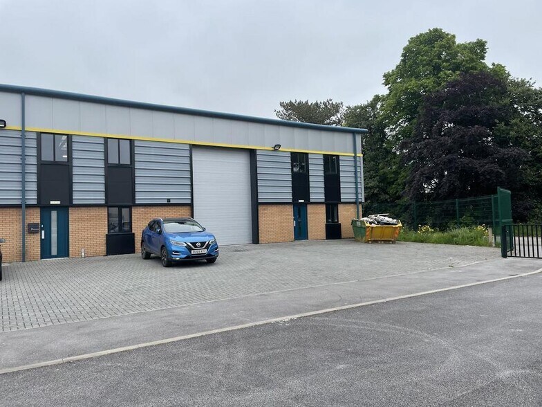 1-4 Diamond Way, Stone à louer - Photo du bâtiment - Image 3 de 22