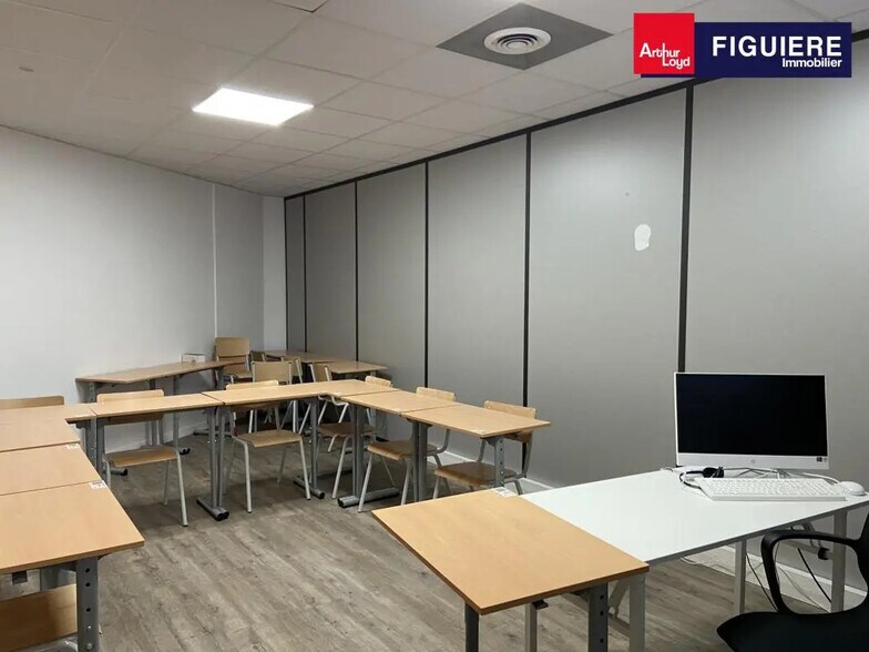 Commerce de détail dans Aix-en-Provence à louer - Photo du bâtiment - Image 2 de 6