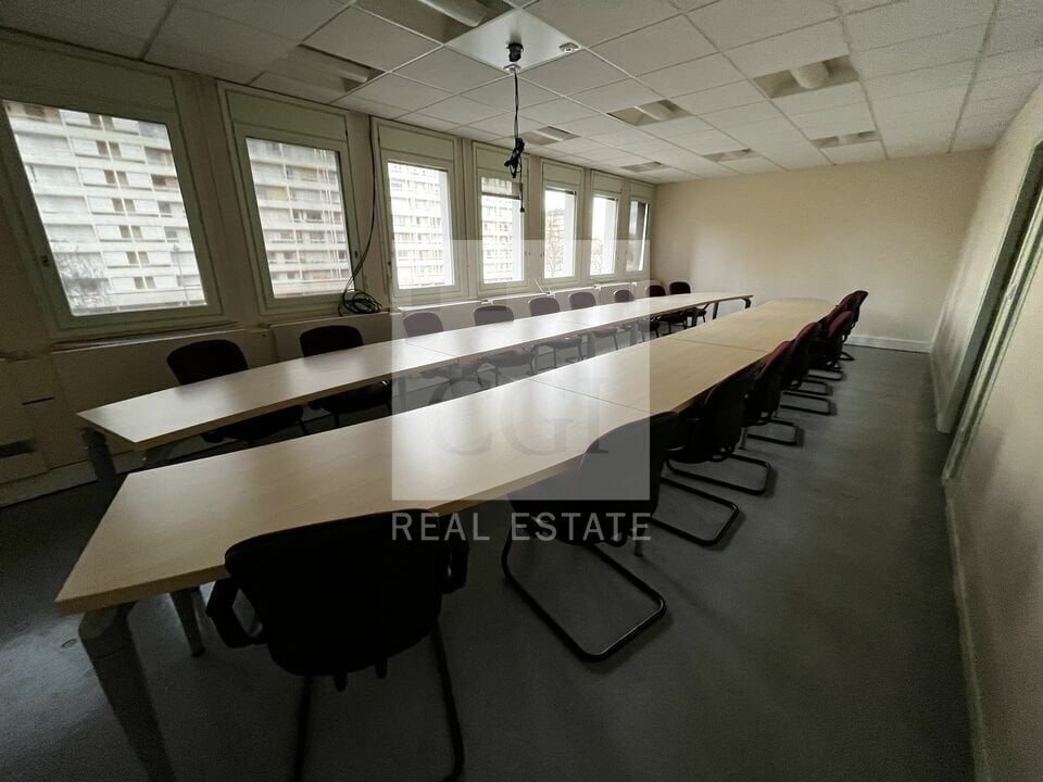 30 Rue De La Baïsse, Villeurbanne for lease Interior Photo- Image 1 of 17