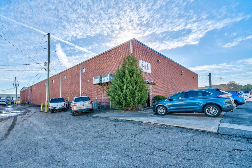 8 & 20 River Dr - Cartersville, GA portefeuille de 2 propriétés à vendre sur LoopNet.ca - Photo du bâtiment - Image 2 de 7