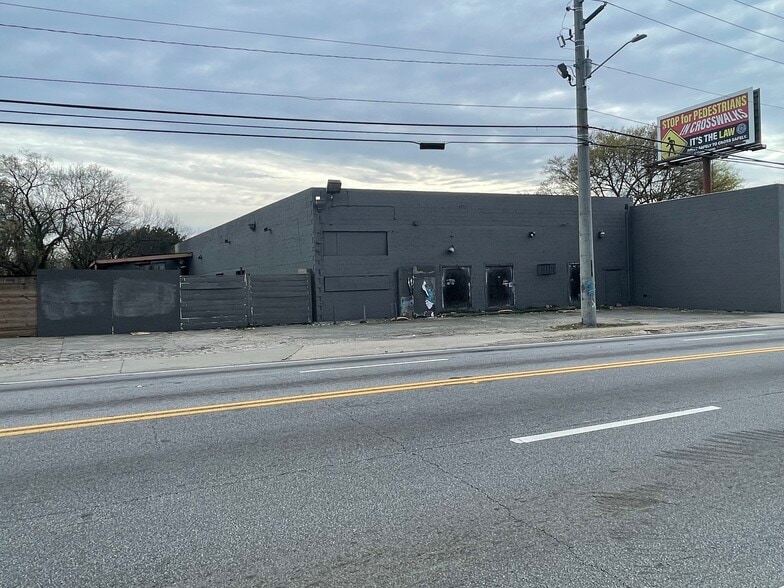 948 Donald Lee Hollowell Pky, Atlanta, GA for lease - Building Photo - Image 1 of 5