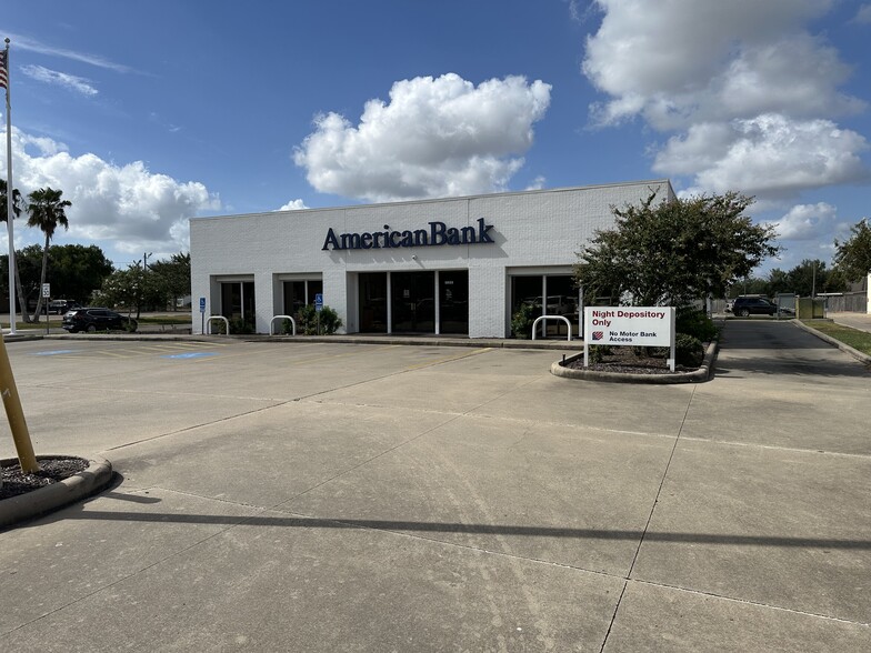 5033 Saratoga Blvd, Corpus Christi, TX for sale - Building Photo - Image 2 of 12
