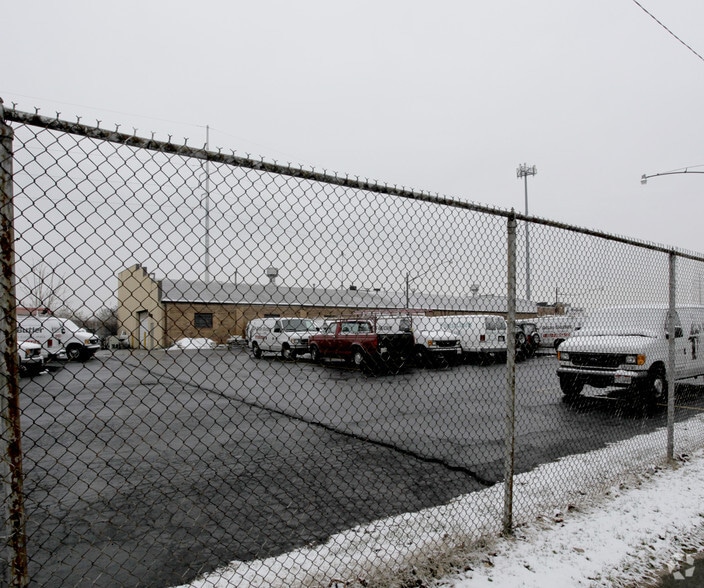 619 Reynolds Ave, Columbus, OH for lease - Building Photo - Image 2 of 2