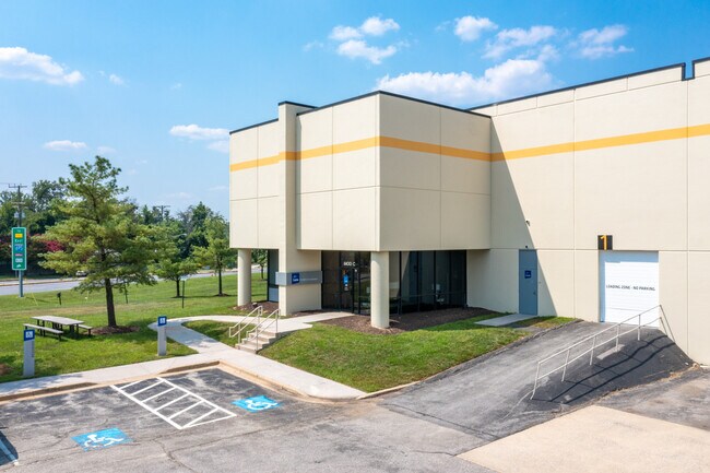Plus de détails pour 6600 Cabot Dr, Glen Burnie, MD - Industriel à louer