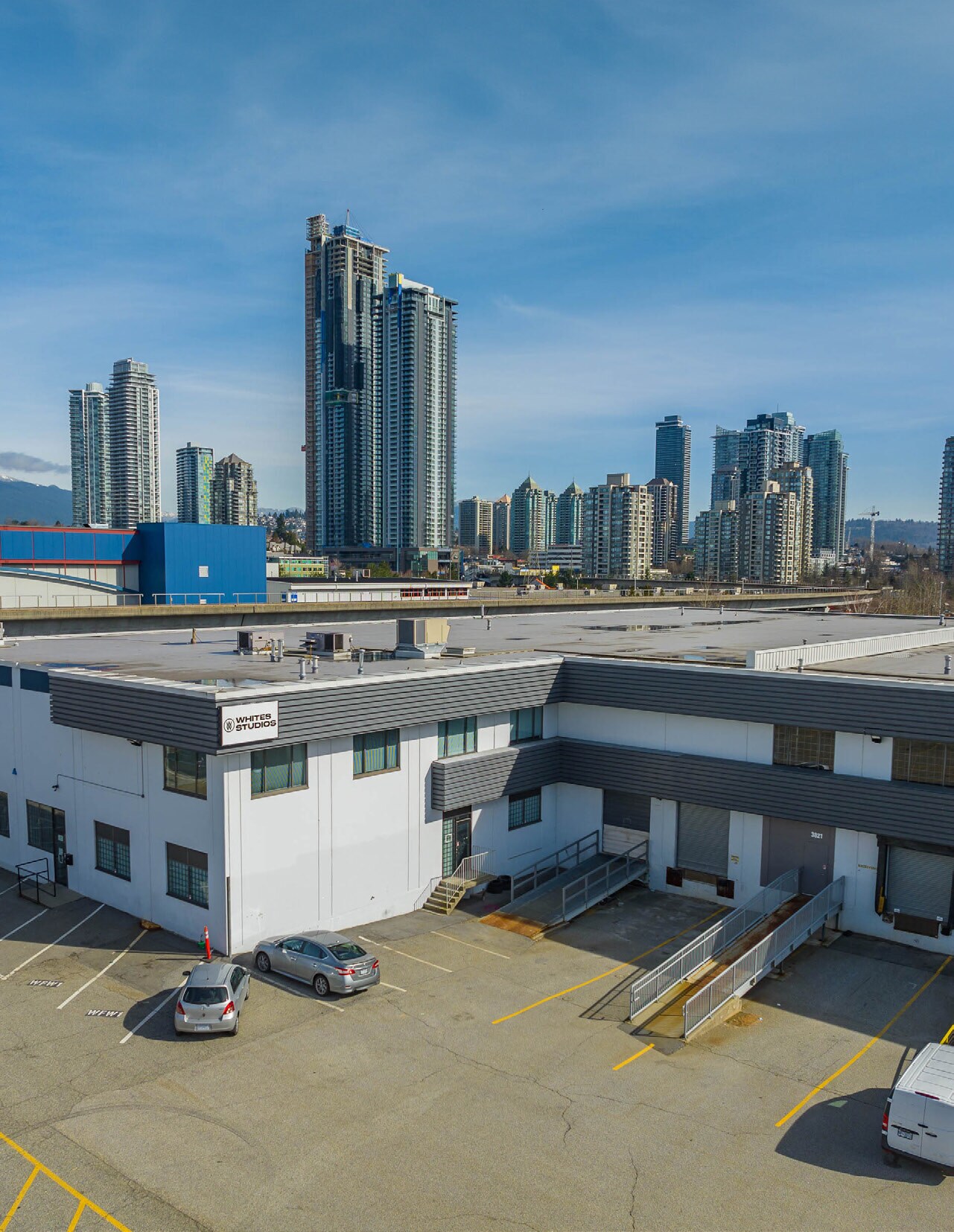 2550 Boundary Rd, Burnaby, BC à louer Photo du bâtiment- Image 1 de 7