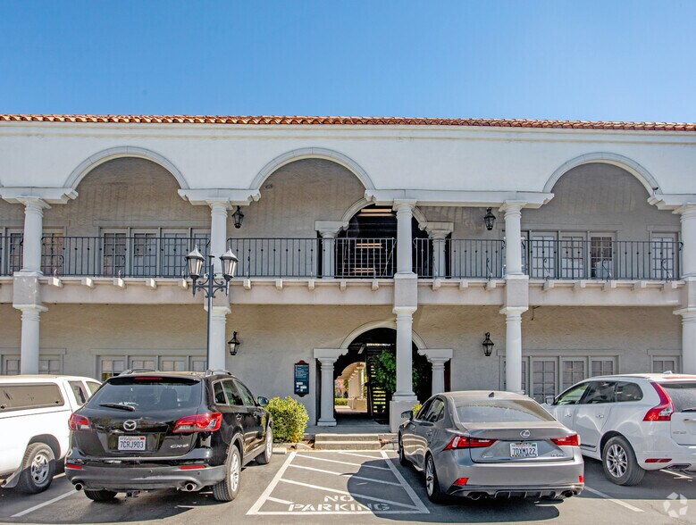 4880 Stevens Creek Blvd, San Jose, CA à louer - Photo du bâtiment - Image 2 de 4