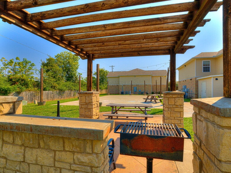 Fort Smith Portfolio portfolio of 2 properties for sale on LoopNet.ca - Building Photo - Image 3 of 115