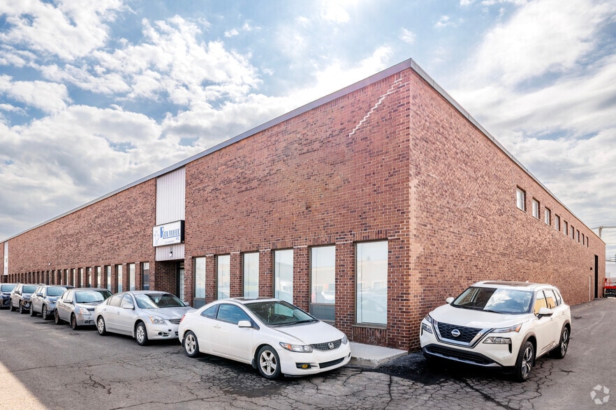 640-680 Rue Mccaffrey, Saint-Laurent, QC for lease - Building Photo - Image 2 of 3