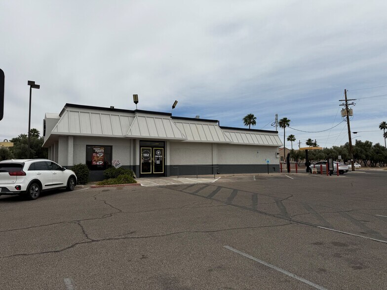 7980 E Broadway Blvd, Tucson, AZ à louer - Photo du bâtiment - Image 3 de 13
