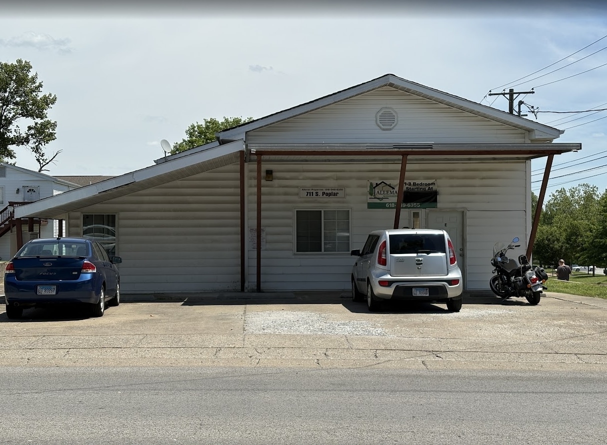 711 S Poplar St, Carbondale, IL for sale Primary Photo- Image 1 of 2