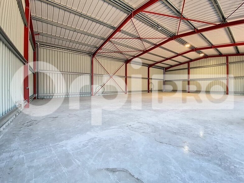Industrial in Soissons for lease - Interior Photo - Image 2 of 6