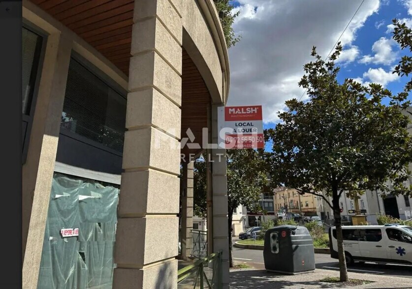 Commerce de détail dans Caluire-et-Cuire à louer - Photo du bâtiment - Image 2 de 9