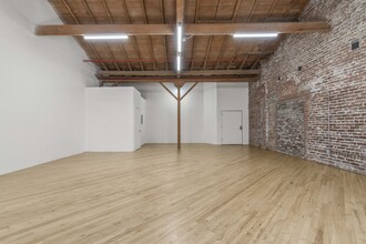 941 E 2nd St, Los Angeles, CA for lease Interior Photo- Image 2 of 10