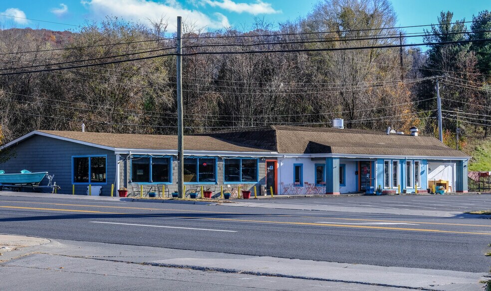 865 John Marshall Hwy, Front Royal, VA à vendre - Photo du bâtiment - Image 3 de 61