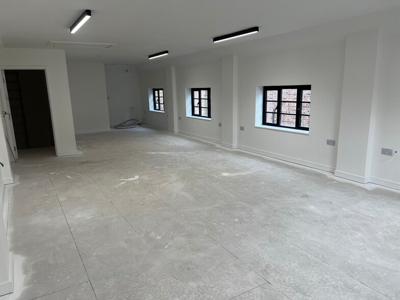 Bonds Ln, Biggleswade for sale - Interior Photo - Image 3 of 10