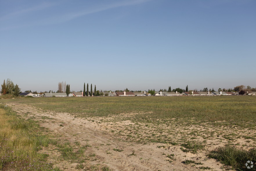 N Buhach Rd & Juniper Ave, Merced, CA à vendre - Photo principale - Image 1 de 2