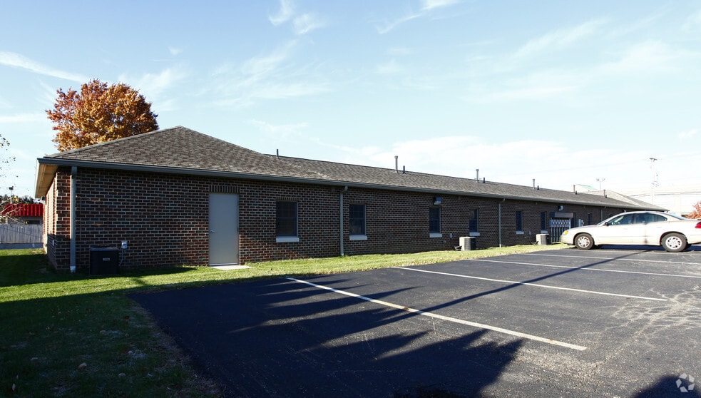 4824-4836 Frank Ave NW, Canton, OH for lease - Building Photo - Image 2 of 8
