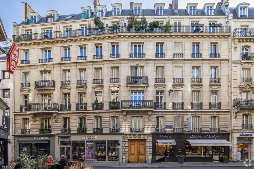 187 Rue De Grenelle, Paris à louer - Photo du bâtiment - Image 1 de 7