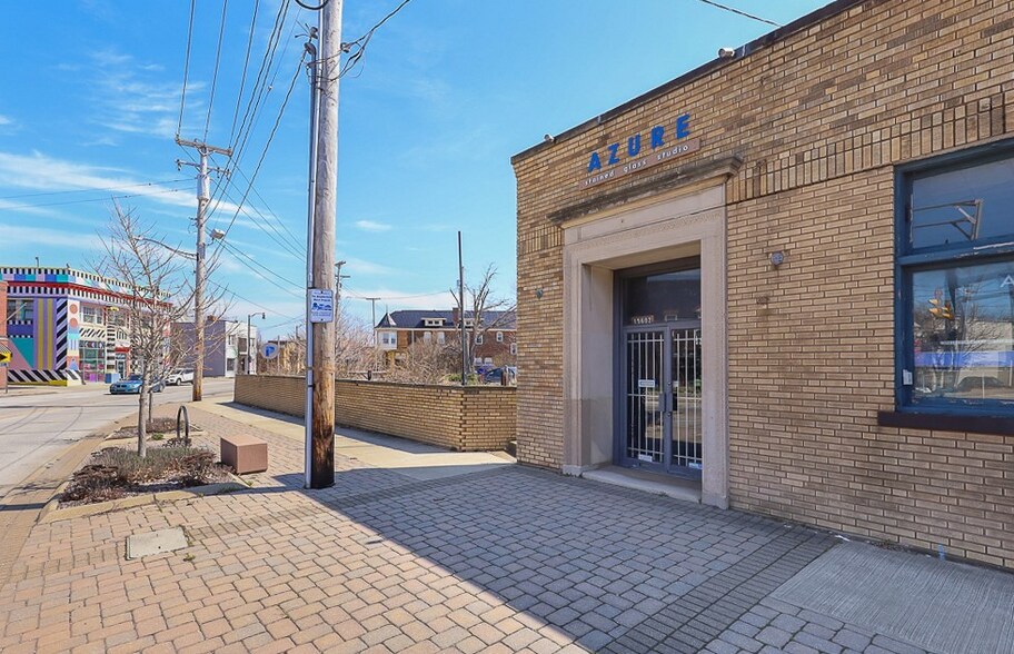 15602 Waterloo Rd, Cleveland, OH à vendre - Photo du bâtiment - Image 2 de 8