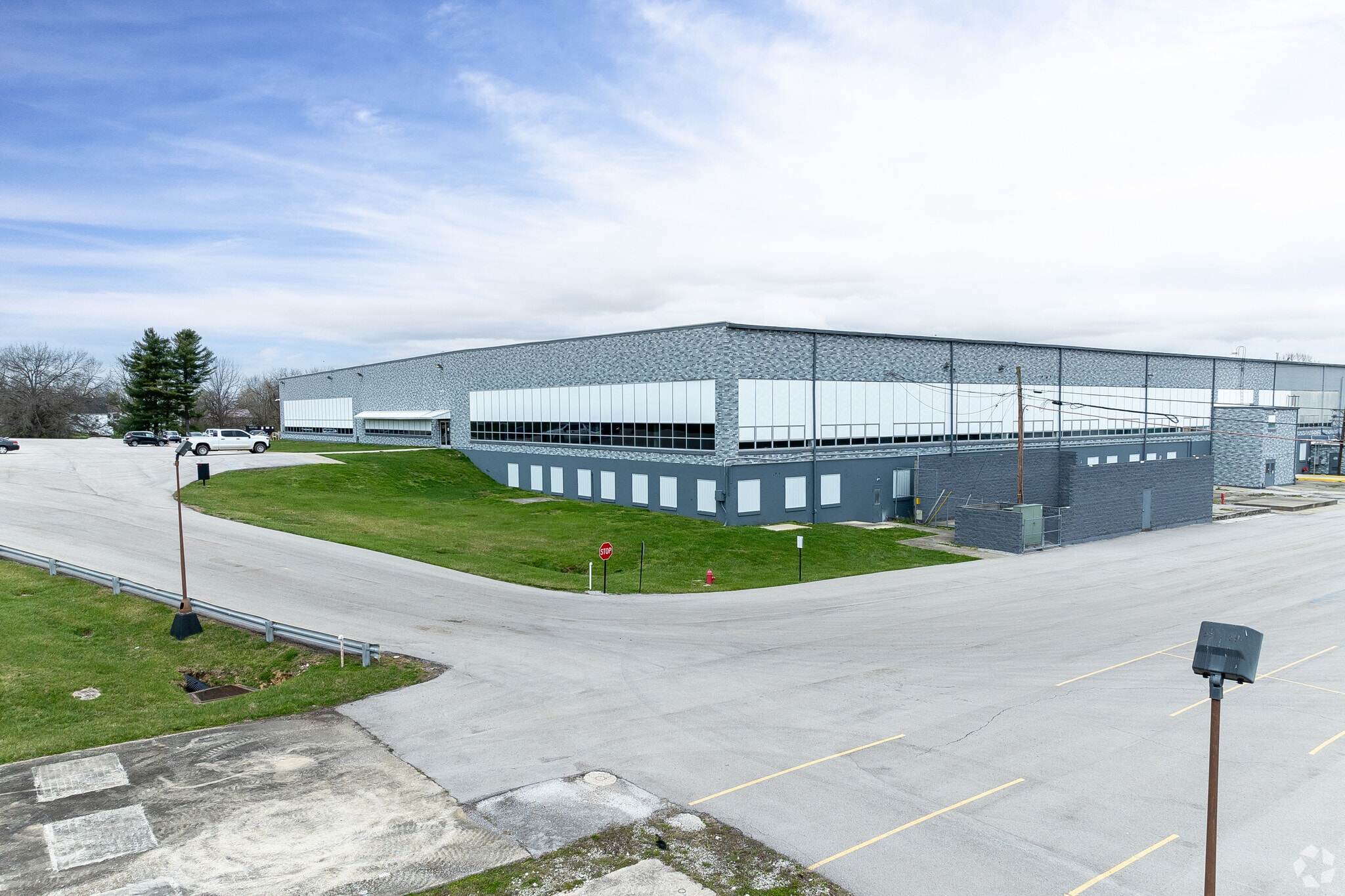 435 E Washington St, Winchester, KY for lease Primary Photo- Image 1 of 11