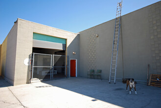 3330 E Fowler St, Los Angeles, CA à louer Photo du bâtiment- Image 1 de 12