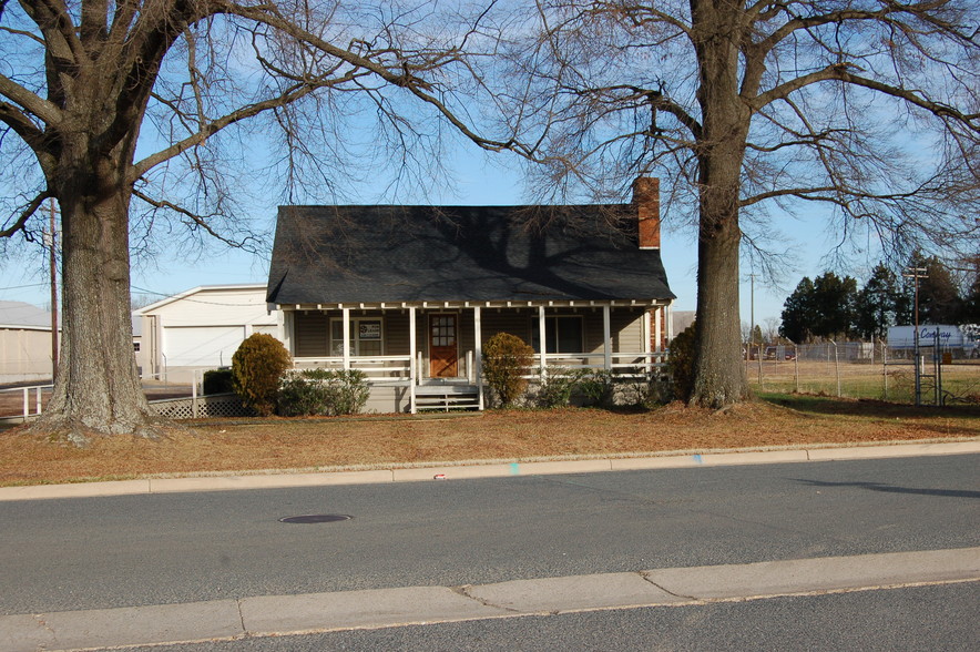 313 Central Rd, Fredericksburg, VA à vendre - Photo principale - Image 1 de 1