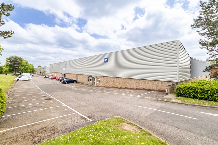 3A-3C Deans Rd, Milton Keynes à vendre - Photo principale - Image 1 de 1