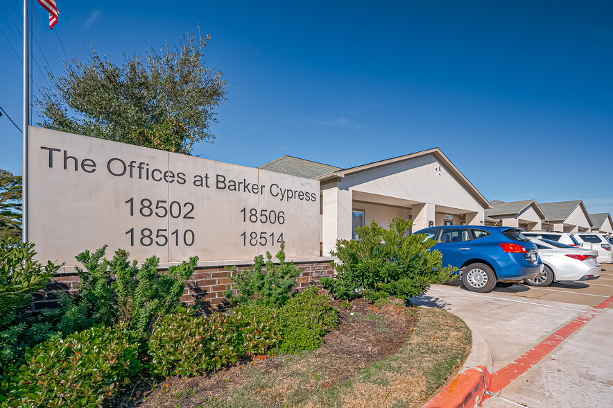 18514 Green Land Way, Houston, TX à louer - Photo du bâtiment - Image 2 de 24