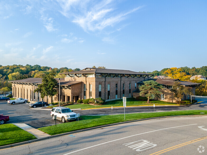 8900 State Line Rd, Leawood, KS à louer - Photo du bâtiment - Image 1 de 14