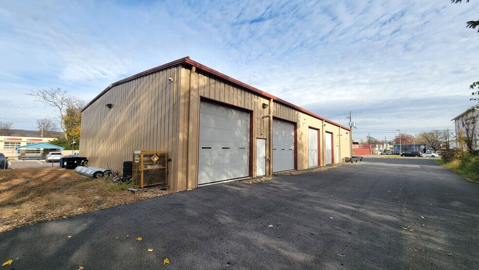 29 Carle St, Kingston, PA à louer - Photo du bâtiment - Image 2 de 8