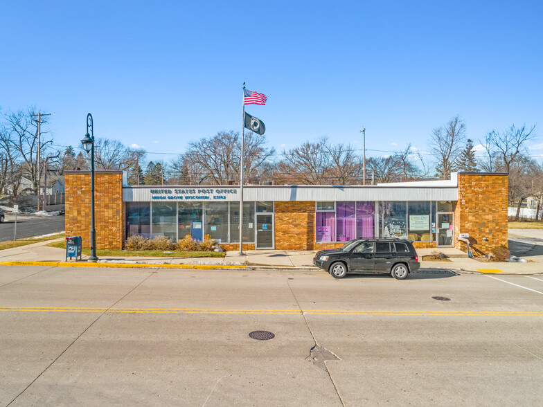 826-860 Main St, Union Grove, WI for sale - Building Photo - Image 1 of 1