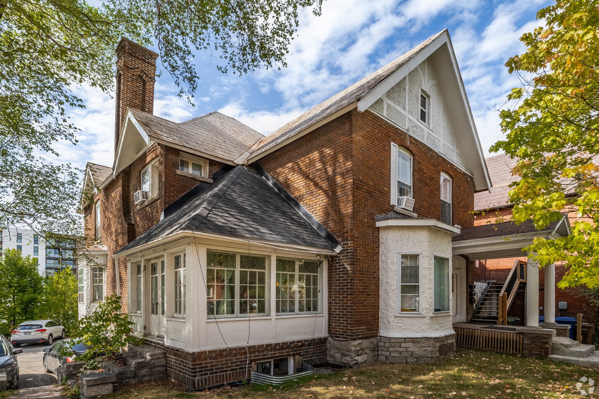 145 Rue Champlain, Gatineau, QC for sale Primary Photo- Image 1 of 1