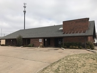 2613 N Van Buren St, Enid, OK à louer - Photo du bâtiment - Image 2 de 3
