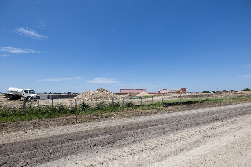 6001 Old Decatur Rd, Fort Worth, TX à vendre - Photo de construction - Image 3 de 4